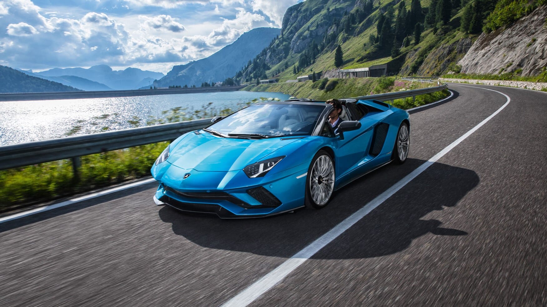 LAMBORGHINIAVENTADORSROADSTER