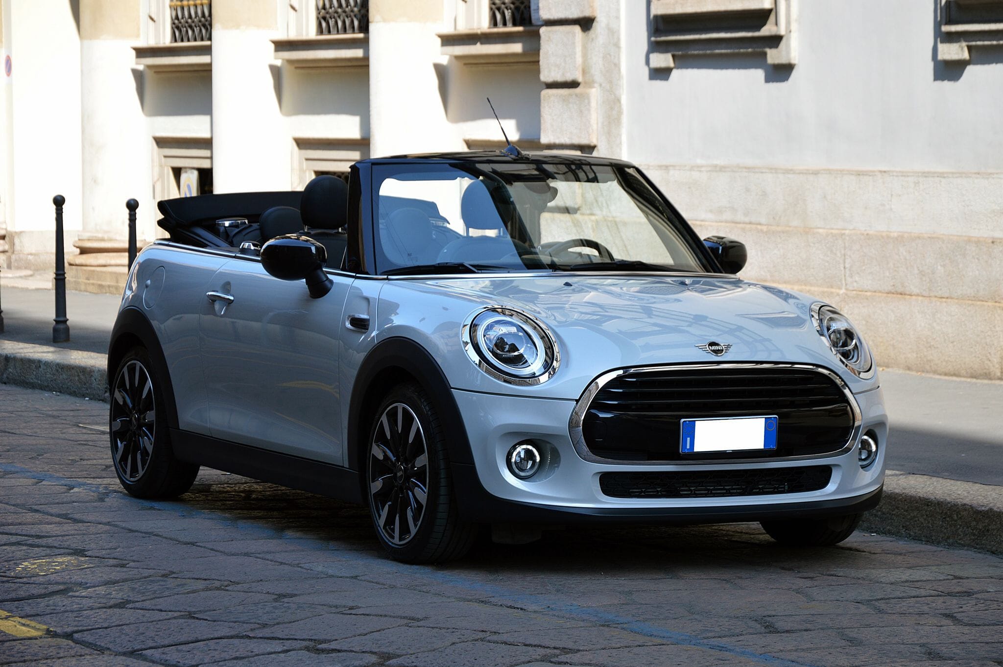 2_mini-cooper-cabrio-2